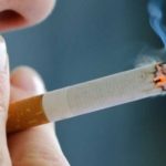 Ju pëlqen të ndizni një cigare pas ushqimit? Ja çfarë dëmi shkakton