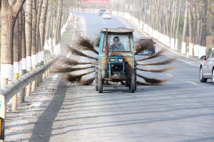 3a5bbf7600000578-3933928-the-road-cleaning-machine-is-highly-efficient-to-sweep-the-debri-a-2-1479127882446_1479145895-940287