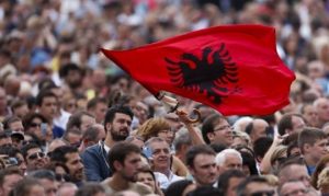 Info Shqip: Kush po luan me durimin e veteranëve të luftës së UÇK-së?