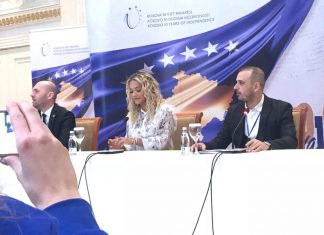 Gazetari kosovar i propozon martesë Rita Orës (VIDEO)