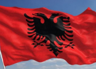 Maqedonasit ndihen të provokuar nga valëvitja e flamurit shqiptar në Prilep