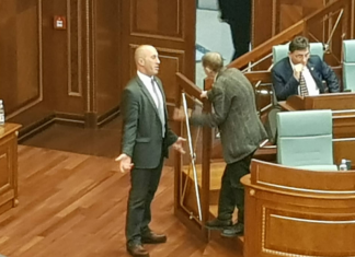Debati i ‘ashpër’ mes Haradinajt e Mikullovcit në Kuvend