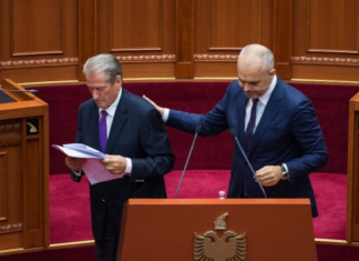 “350 gardistë ruajnë shtëpinë e Ramës”. Ja si i përgjigjet kryeministri Berishës