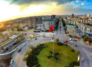 Rikthehet përsëri Flamuri Kombëtar te rrethrrotullimi në Prishtinë (DOKUMENT)
