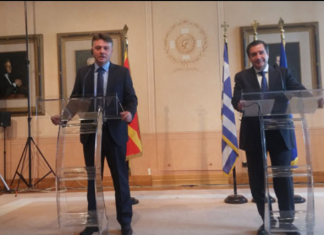 Si kurrë mëparë, grekët duartrokasin Shilegovin pasi ky i fundit u drejtohet në gjuhën greke (VIDEO)