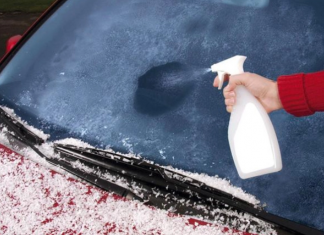 Vetëm përzieni këta tre përbërës dhe spërkatni xhamin. Xhamat e makinave më nuk do të zënë akull