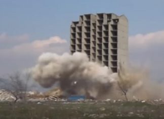 Besojeni ose jo, kjo ndërtesë nuk u shemb as me 300 kilogram tritol (VIDEO)