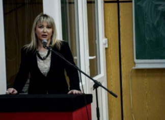 Prorektorja e UP apel vajzave: Mos u vishni me rroba provokuese