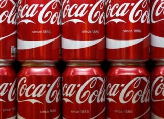 Kjo është arsyeja e vërtetë përse kanaçet e Coca Cola-s janë të kuqe