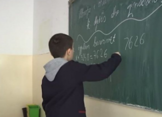Njihuni me fëmijën gjeni nga Kosova. Psikologët kërkojnë që të kalojë nga klasa e 3-të në të 8-tën