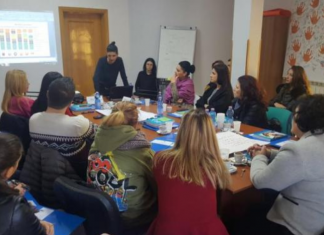 Skandal në Tiranë, prindërit i dërgojnë fëmijët në shkollë ata mësojnë eksperiencat gay