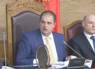 Nënkryetari i parlamentit në Mal të Zi jep betimin në shqip (VIDEO)