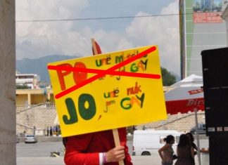 Delegacioni Bashkimi Europian në Tiranë ju del në mbrojte “GAY-ve”, i përkrah në fushatën e nisur në shkolla