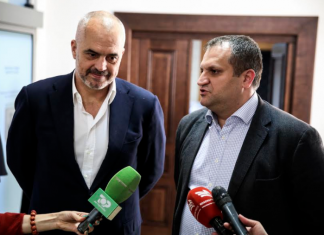 Shpend Ahmeti mbështet vendimin e Edi Ramës për taksë në Rrugën e Kombit