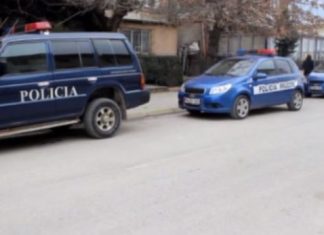 SKANDAL/ Efektivët e policisë rrahin minorenin në Kavajë… për “qejf”!