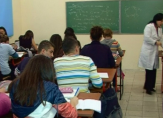 Moti i keq, jepet vendimi i rëndësishëm për shkollat