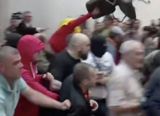Gjenden telefona tek deputetët e VMRO-së në burg