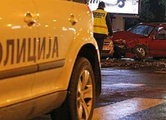 Aksident automobilistik para Kuvendit të Maqedonisë (FOTO)