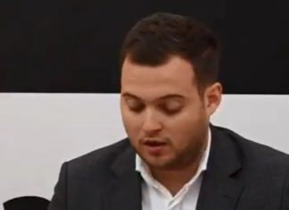 Skandali i poezive: Drejtori maqedonas mjaftohet me kërkimfalje, zv-drejtori shqiptar nuk bën zë (VIDEO)
