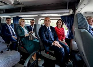 Ku janë nisur Zoran Zaevi dhe Ramush Haradinaj me autobus shkolle?