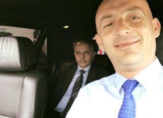 Publikohet një fotografi e Isa Mustafës pas kthimit në Kosovë