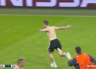 Shqiptari futet në fushë, për të bërë foto me Ronaldon, nuk e ndal as sigurimi (VIDEO)