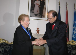 Albright: Rugova na kërkoi që Kosova të bëhet shteti i 51-të amerikan