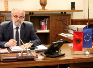 Ç’po ndodh me ligjin për gjuhët! Sqaron Talat Xhaferi (VIDEO)