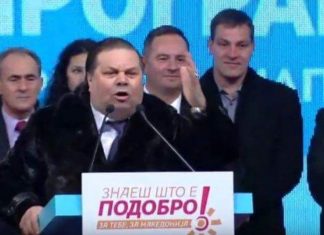 Edhe në unazë Amdi Bajrami ka një simbol partiak, do habiteni të cilës parti (FOTO)