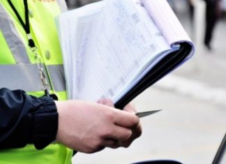 Nëse kapeni duke vozitur makinën pa patentë, dënimi deri në 400 euro