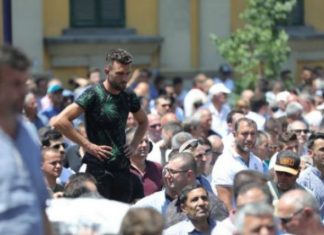 Pse i tërhoqi “ushtarët” Lulzim Basha?!