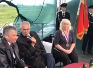 Presidenti i Çekisë merr dhuratë nga serbët dhe thotë se Kosova udhëhiqet nga “narko-mafiozët” (VIDEO)