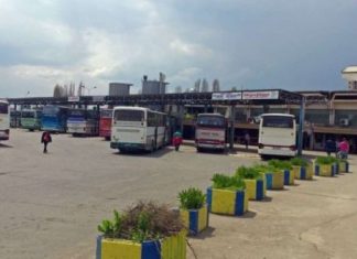 Durrësi taksë për autobusët që futen në zonën e plazhit, “ndalon” turistët nga Kosova