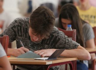 Për gjashtë vite, 4000 maturantë më pak!