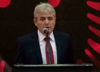 Edhe Ali Ahmeti merr pjesë në Kuvend për të mbështetur marrëveshjen