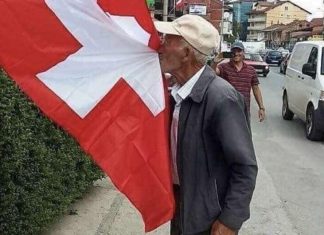 Flamujt e Zvicrës nëpër Kosovë mahnitin zviceranët