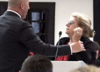 Haradinaj e nxorri jashtë për krahu, e njejta zonjë “skandal” në Tiranë (VIDEO)
