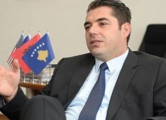 Hasani uron qytetarët për Bajram: Paçi harmoni në familje e bollëk në sofër