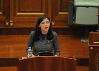 Haxhiu e drejton gishtin kah AAK-ja për lidhje me kazinot