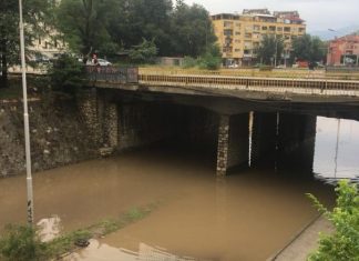 Qyteti i Shkupit nuk do të mbulojë dëmet e qytetarëve, era ka qenë shumë e fuqishme