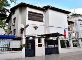Reagon ambasada ruse: Zaev vë në pikpyetje raportet mes dy vendeve
