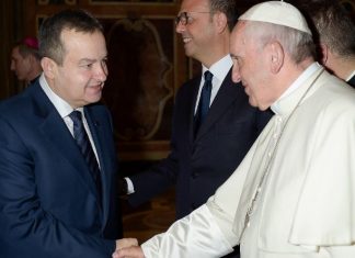 Daçiç paralajmëron i mllefosur: Vatikani mund ta njoh pavarësinë e Kosovës