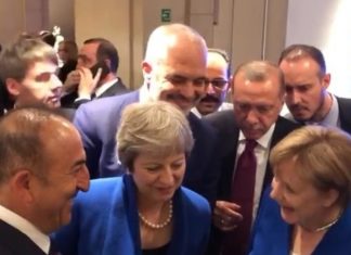 Anglia eliminohet nga Botërori, Rama lëshon batutën ironike ndaj kryeministres britanike