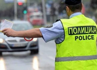 Vlojnë gjobat ndaj mërgimtarëve në Maqedoni, shpërthejnë reagimet?