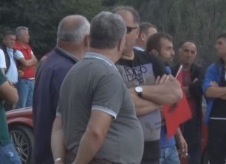 Ç’po ndodh në kufirin me Serbinë, banorët protestojnë në panik (VIDEO)