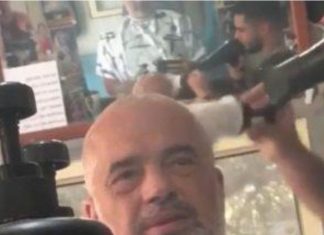 Kryeministri Rama publikon bisedën me berberin, ja çfarë i thotë (VIDEO)
