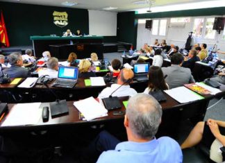 Këshilli i Shkupit voton për ti financuar komitët, këshilltarët shqiptarë heshtin (FOTO)