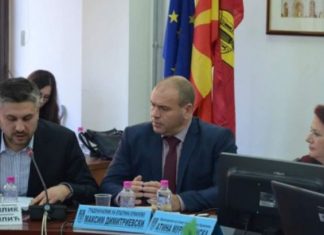 LSDM çon zv/drejtorët e saj nëpër shkollat shqipe në Kumanovë?!