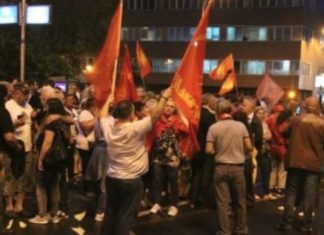 Mblidhen nënshkrime për kundër-referendum
