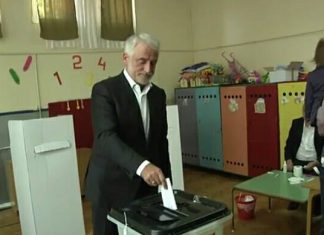 Voton Menduh Thaçi: Besoj te kemi një ditë të qetë pa probleme (VIDEO)